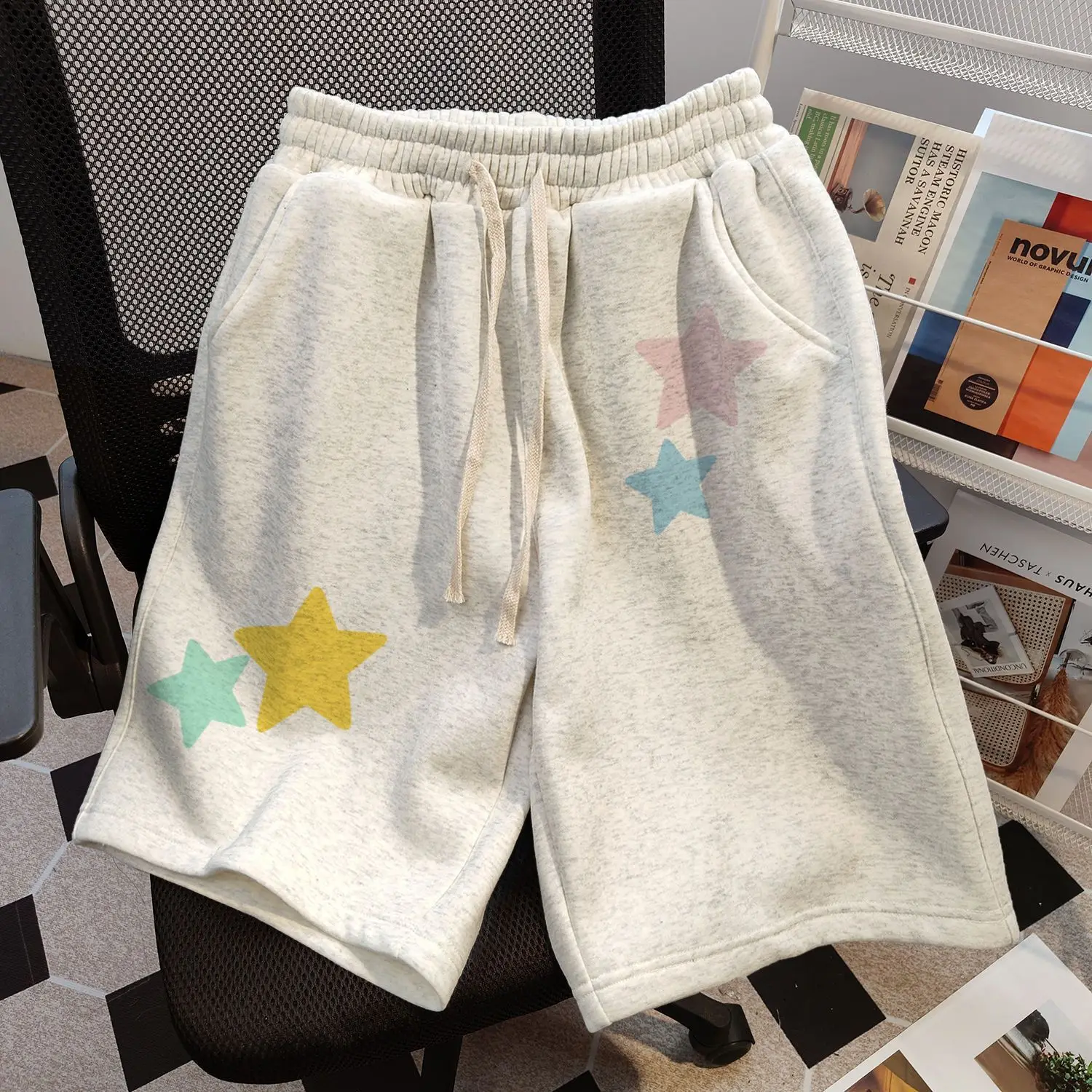 casual high street shorts men's and women's summer loose quarter pants 2025 explosive simple sports pants
casual high street shorts men's and women's summer loose quarter pants 2025 explosive simple sports pants
