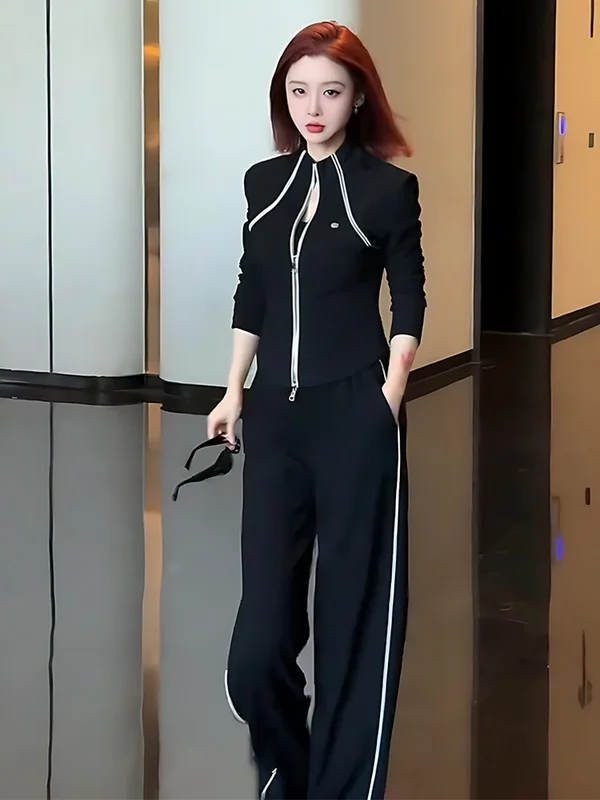 Black Casual Sportswear Set 2026 Women's Spring New Stand Collar Elegant Comfortable Gentle Stripes Matching Two-Piece Suit
Black Casual Sportswear Set 2026 Women's Spring New Stand Collar Elegant Comfortable Gentle Stripes Matching Two-Piece Suit