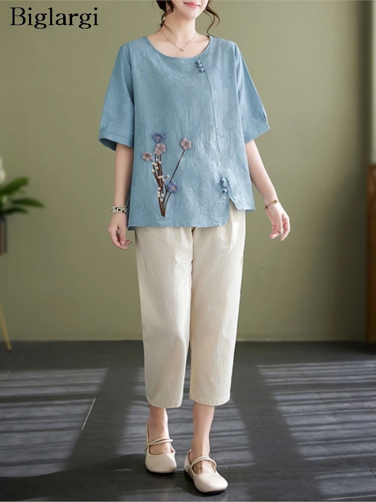 Летний комплект из двух предметов большого размера, женская модная женская футболка с цветочной вышивкой, повседневные свободные широкие женские брюки
Летний комплект из двух предметов большого размера, женская модная женская футболка с цветочной вышивкой, повседневные свободные широкие женские брюки