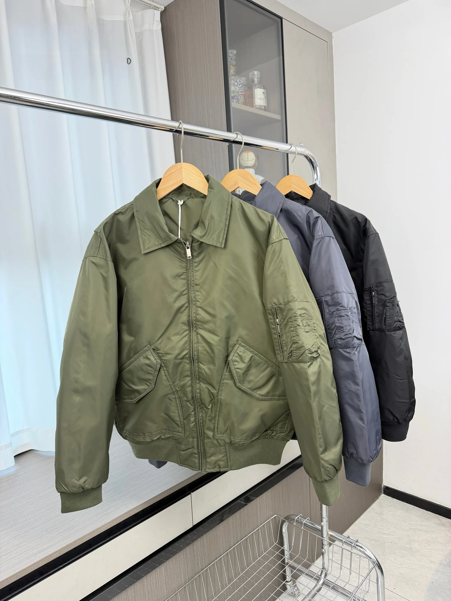 Lightweight Fluffy MA Pilot Jaet Men's Thiened Cotton Autumn Winter Outerwear Faionable Windproof Warm Casual Sle
Lightweight Fluffy MA Pilot Jaet Men's Thiened Cotton Autumn Winter Outerwear Faionable Windproof Warm Casual Sle