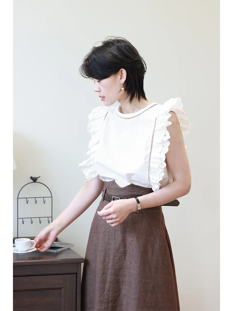 Ретро-топ с вышивкой и вырезами из чистого хлопка для женщин, молодежный дизайн с оборками, прямой крой, для повседневной носки
Ретро-топ с вышивкой и вырезами из чистого хлопка для женщин, молодежный дизайн с оборками, прямой крой, для повседневной носки