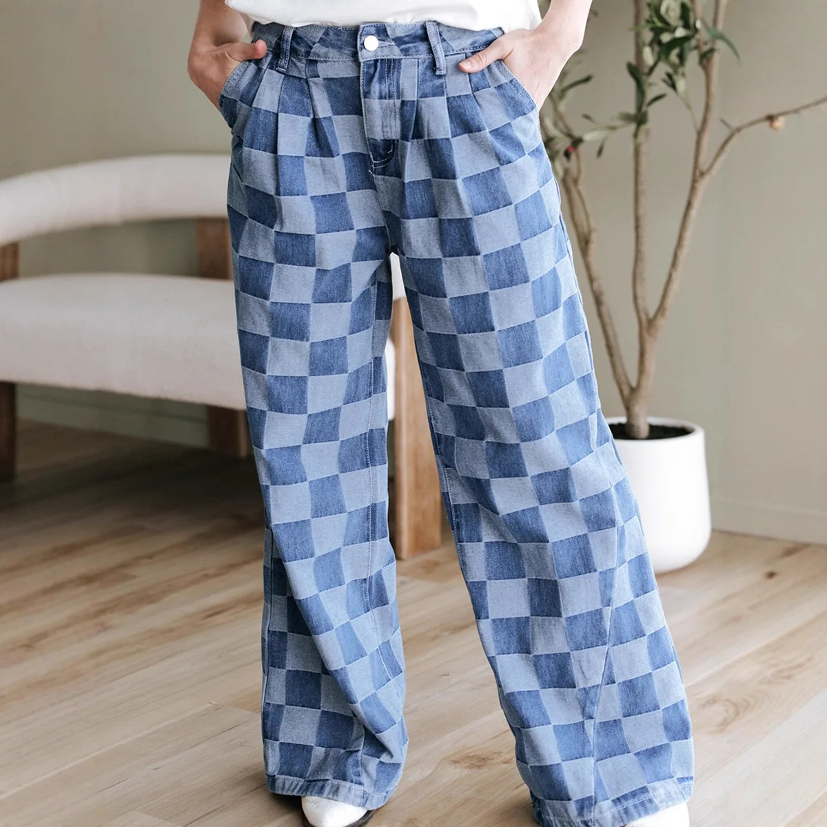 2025 Women Loose High Waist Wide Leg Casual Pants Checkerboard Print Denim Jeans Trendy Streetwear Outfit for Daily Comfort Wear
2025 Women Loose High Waist Wide Leg Casual Pants Checkerboard Print Denim Jeans Trendy Streetwear Outfit for Daily Comfort Wear