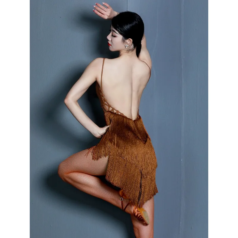 Female adult Latin dance skirt suspender backless fringed performance skirt art exam class uniform
Female adult Latin dance skirt suspender backless fringed performance skirt art exam class uniform