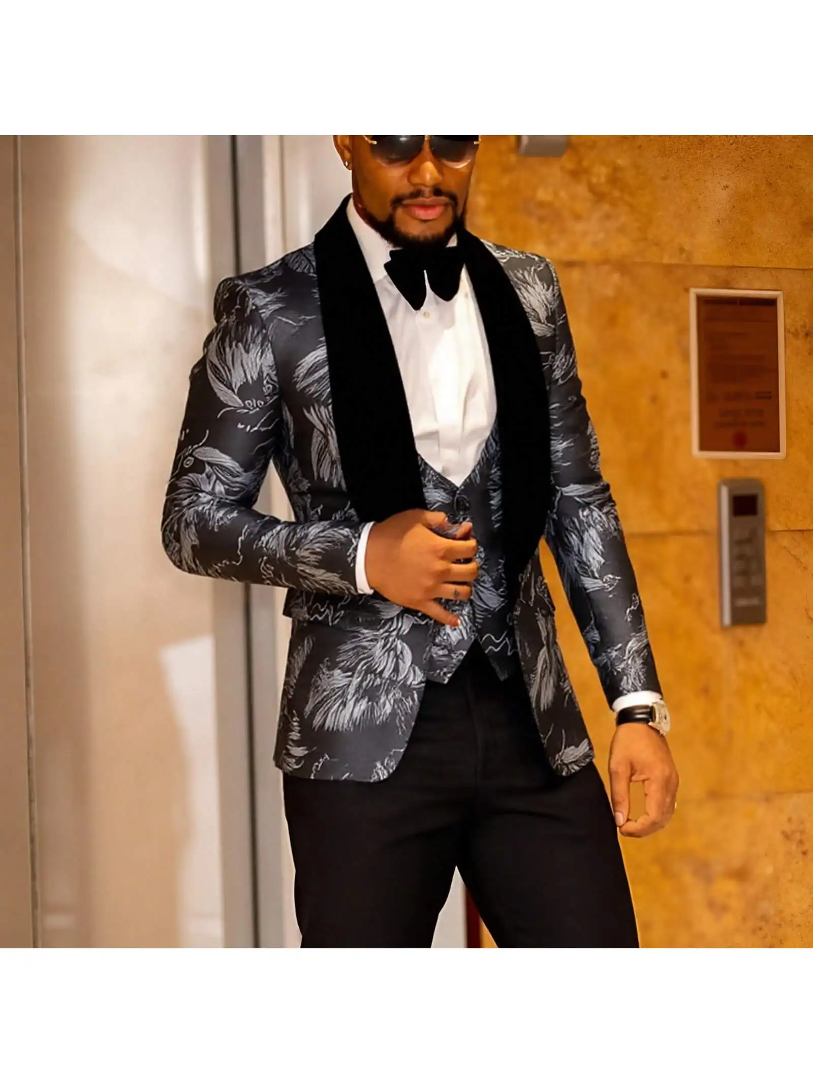 Mens 3 Piece Floral Tuxedo, Jacquard Slim Suit Set, Paisley Blazer Vest and Pants for Prom Wedding
Mens 3 Piece Floral Tuxedo, Jacquard Slim Suit Set, Paisley Blazer Vest and Pants for Prom Wedding
