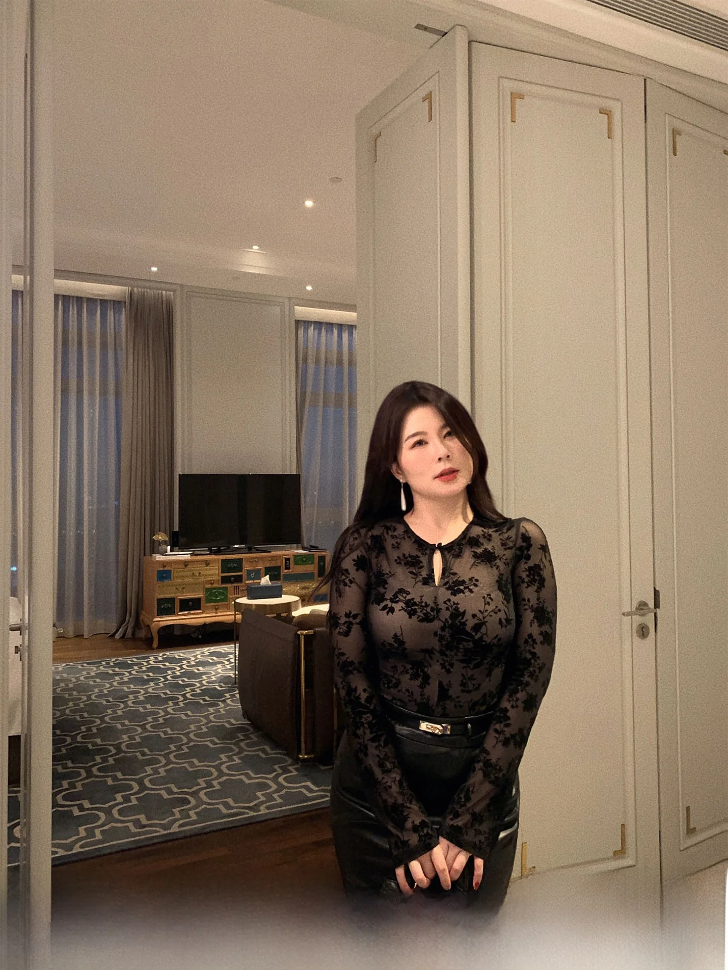 Сексуальная кружевная футболка с вырезами, больших размеров, черная, для ношения под одеждой, для женщин больших размеров, осенняя новинка, ML Jasmine Music
Сексуальная кружевная футболка с вырезами, больших размеров, черная, для ношения под одеждой, для женщин больших размеров, осенняя новинка, ML Jasmine Music