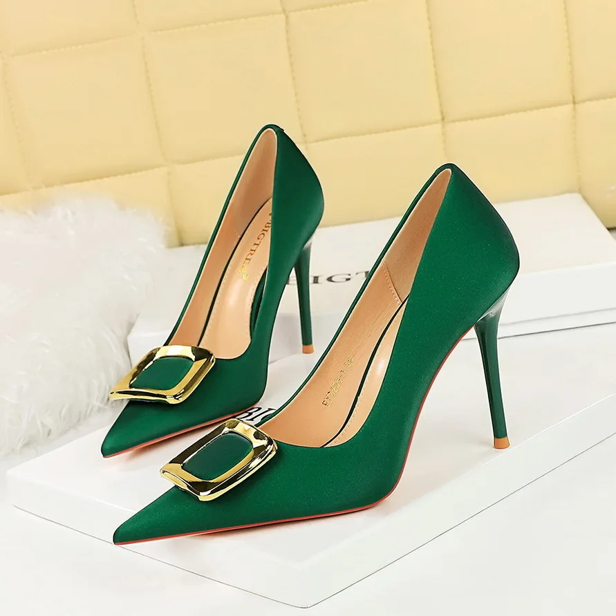 Banquet Fashion Heels Shoes Shallow Mouth Pointed Head Sexy Slim Metal Buckle Ladies High Heel Pumps Women Single
Banquet Fashion Heels Shoes Shallow Mouth Pointed Head Sexy Slim Metal Buckle Ladies High Heel Pumps Women Single