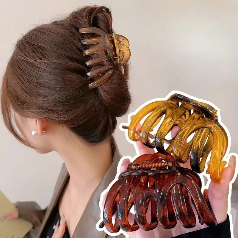 Французские большие полые зажимы для волос для женщин и девочек, заколки для хвоста, заколки в виде краба, заколки для укладки волос, модные аксессуары для волос
Французские большие полые зажимы для волос для женщин и девочек, заколки для хвоста, заколки в виде краба, заколки для укладки волос, модные аксессуары для волос