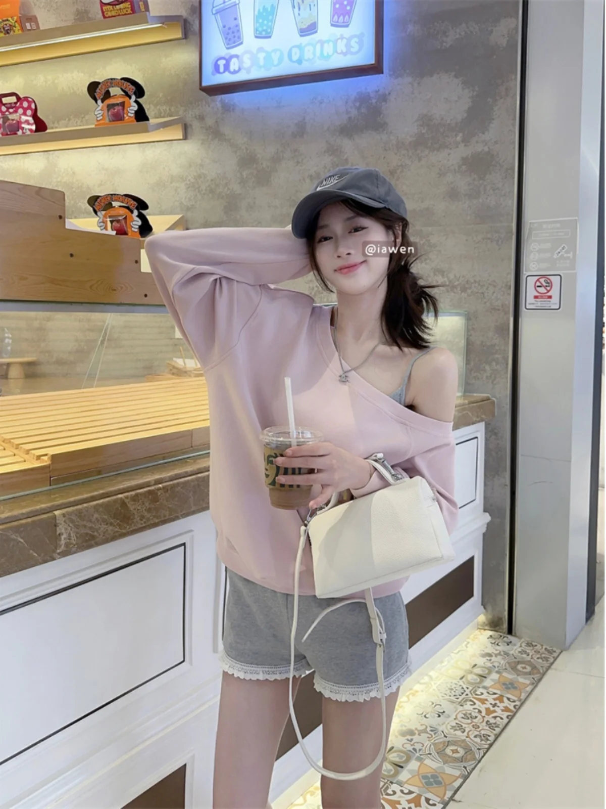 Толстовки в японском стиле, женские дымчатые реглан, красный, с v-образным вырезом, индивидуальные, без капюшона, микро-минималистичный, в клетку, женская пара
Толстовки в японском стиле, женские дымчатые реглан, красный, с v-образным вырезом, индивидуальные, без капюшона, микро-минималистичный, в клетку, женская пара