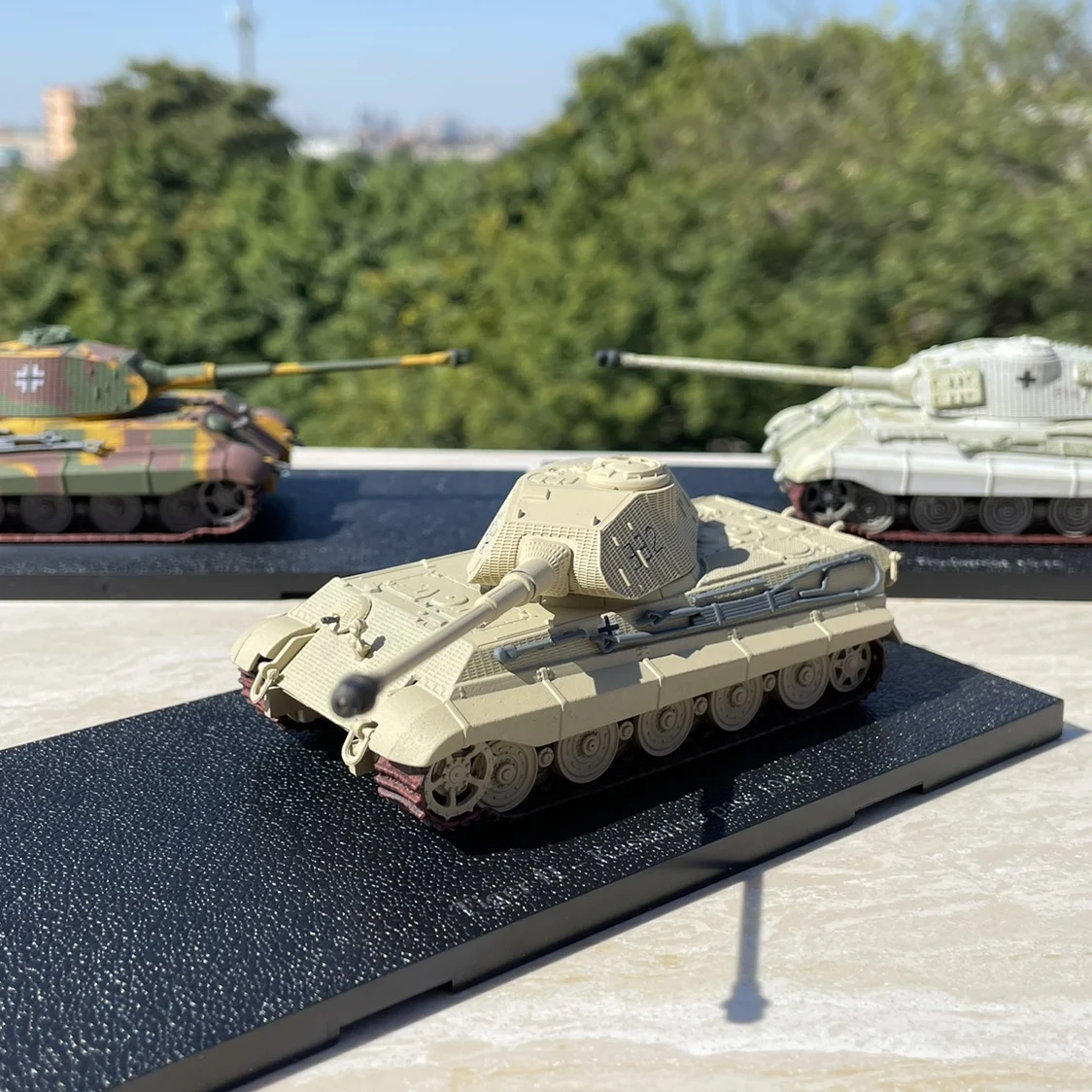 Atlas 1:72 Scale Diecast Alloy World War II German Tiger King Tank Chariot Model Militarized Combat Track Type Adult Gifts Toys
Atlas 1:72 Scale Diecast Alloy World War II German Tiger King Tank Chariot Model Militarized Combat Track Type Adult Gifts Toys