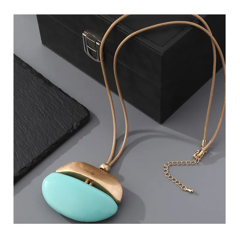 Popular Imitation Turquoise Oval Sweater Chain Retro Metal Contrasting Color Long Necklace High-end Jewelry
Popular Imitation Turquoise Oval Sweater Chain Retro Metal Contrasting Color Long Necklace High-end Jewelry