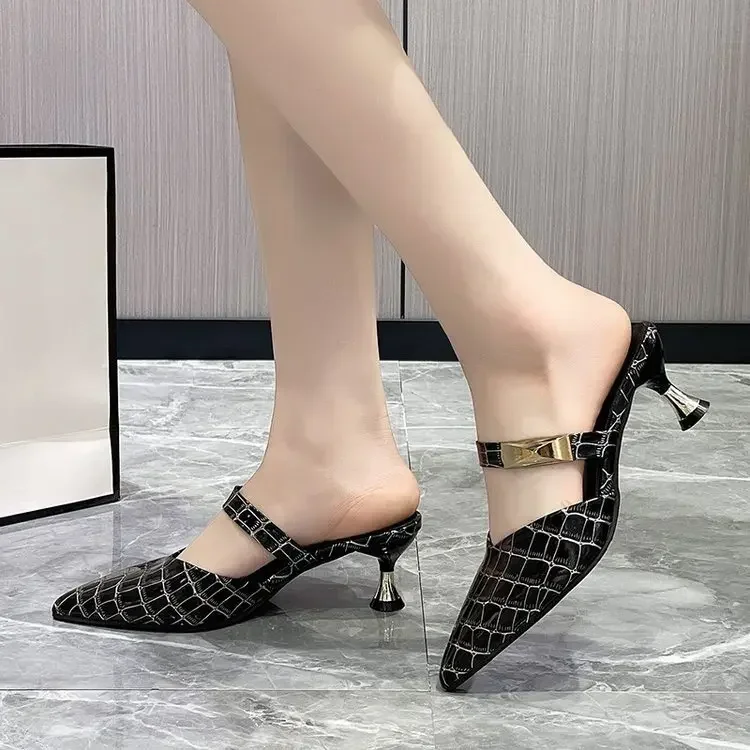 2025Pointed Toe Mules Fashion Women Slippers Casual Women's Shoes Women High Heels Elegant Ladies Outdoor Slide
2025Pointed Toe Mules Fashion Women Slippers Casual Women's Shoes Women High Heels Elegant Ladies Outdoor Slide