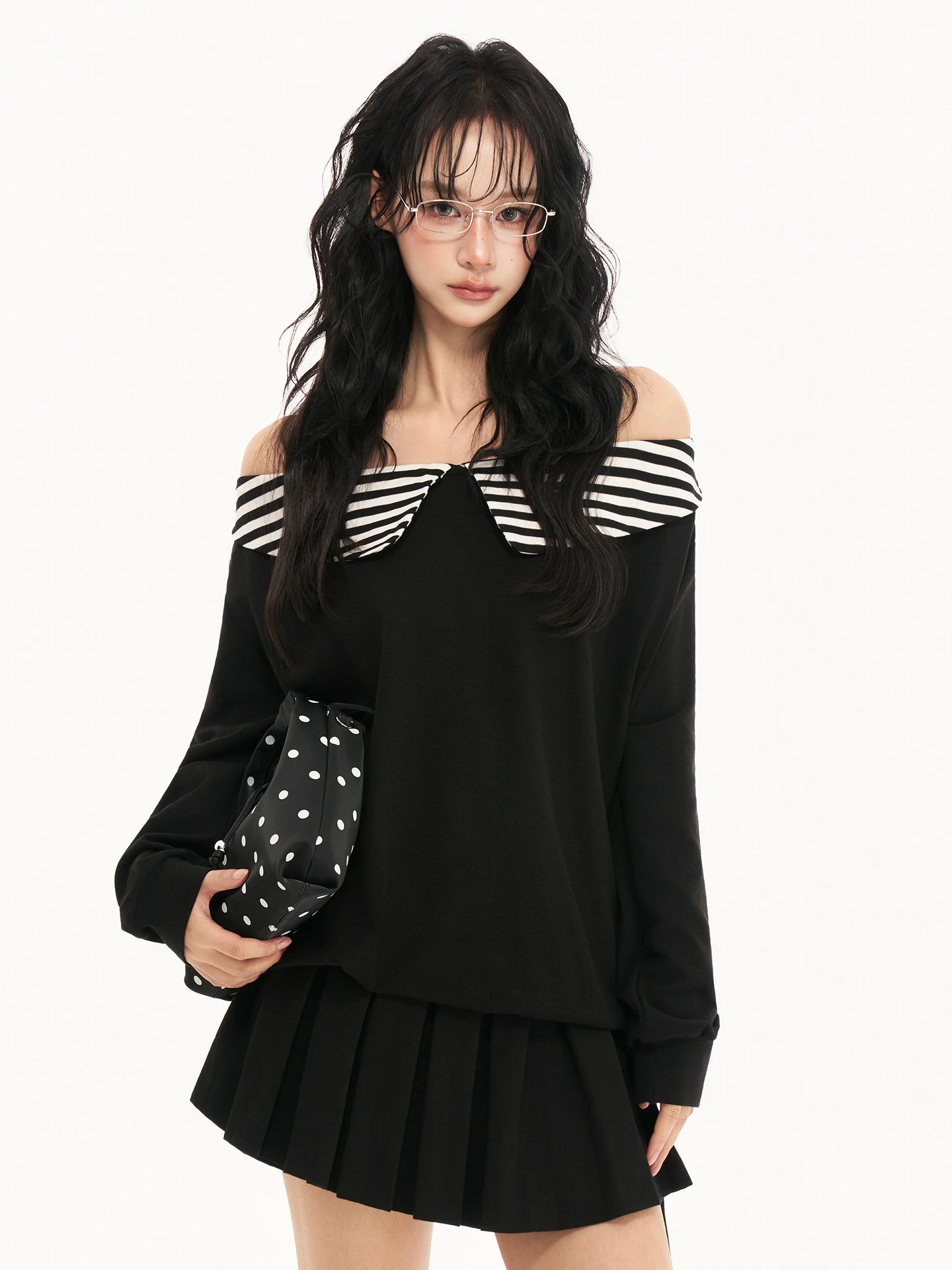 Sweet And Spicy Stripe Splicing Long Sve Loose Women's T-irt Inner Wear Base irt Spring 2026 New Sle AXIA
Sweet And Spicy Stripe Splicing Long Sve Loose Women's T-irt Inner Wear Base irt Spring 2026 New Sle AXIA