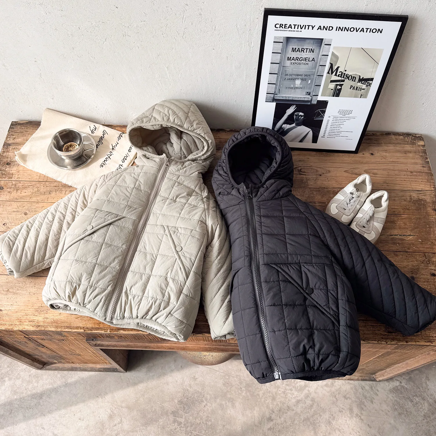 Парки для маленьких мальчиков, новая зимняя однотонная флисовая куртка для маленьких девочек, универсальная детская верхняя одежда с капюшоном для маленьких девочек, пальто
Парки для маленьких мальчиков, новая зимняя однотонная флисовая куртка для маленьких девочек, универсальная детская верхняя одежда с капюшоном для маленьких девочек, пальто