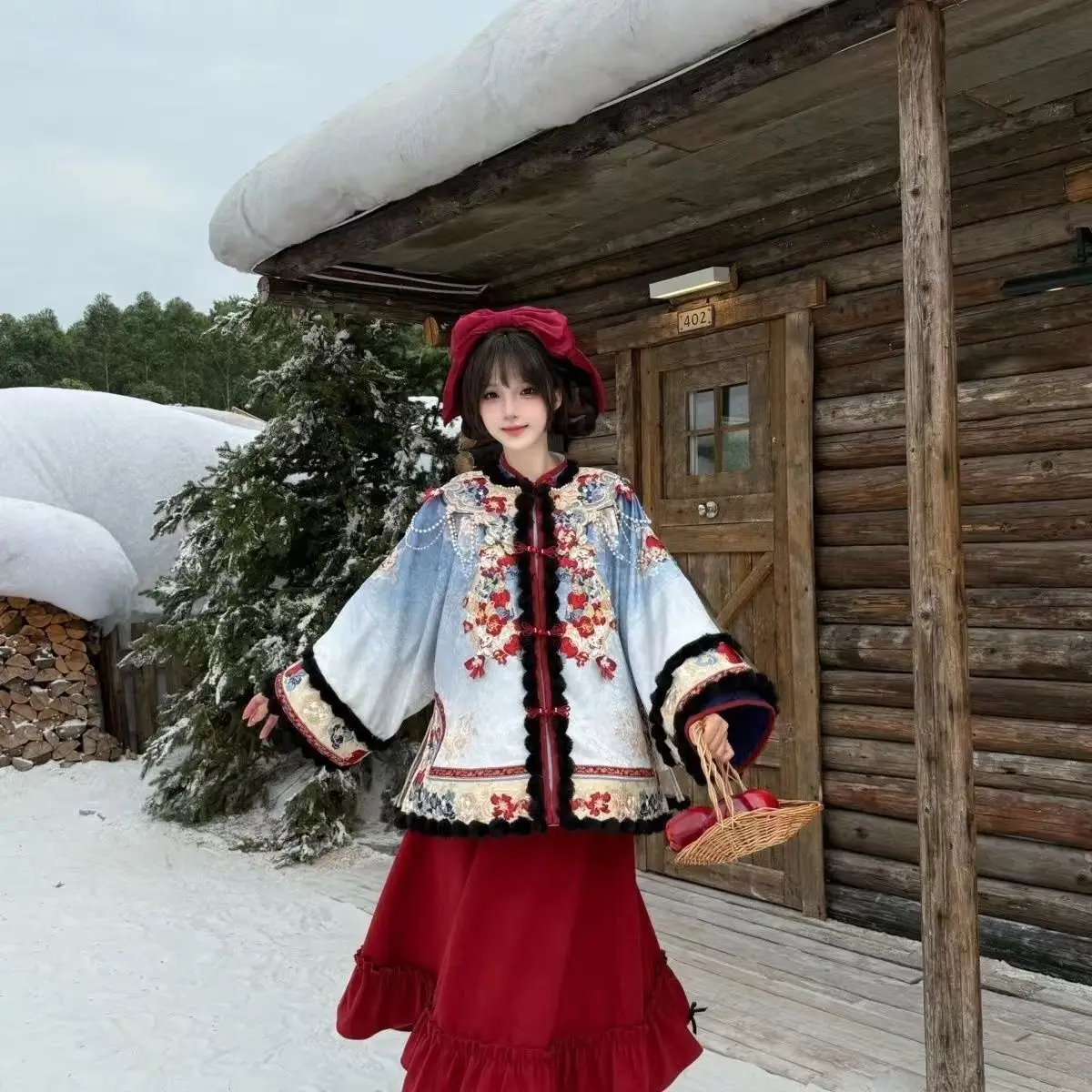 Holiday Party Dress Original Heavy Industry Embroidered Top Set Hanfu Chinese Style Fairy Tale Christmas New Year Women Clothing
Holiday Party Dress Original Heavy Industry Embroidered Top Set Hanfu Chinese Style Fairy Tale Christmas New Year Women Clothing