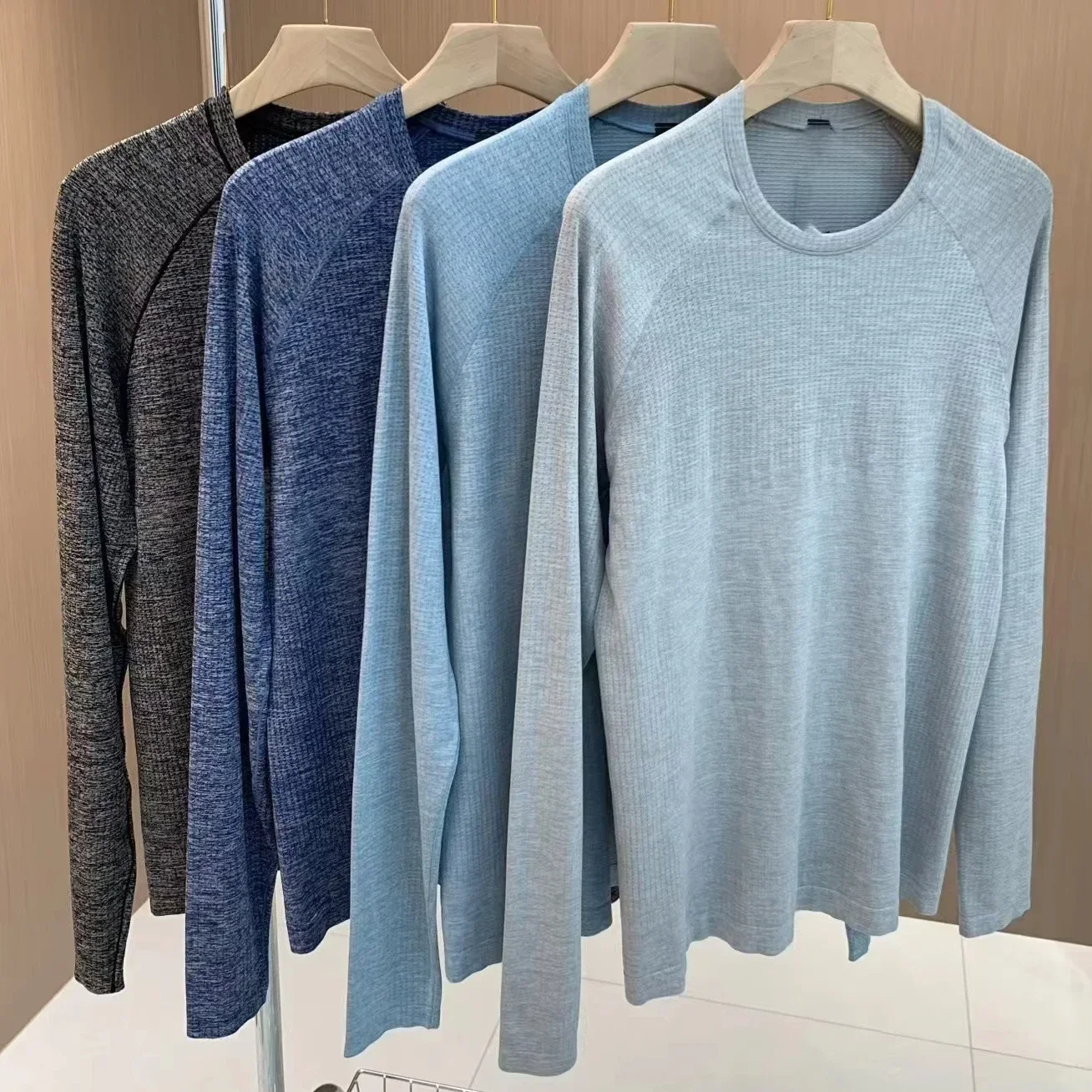 Lemon Metal Vent Tech Men Long-sleeved Shirt Fitness Trainer Short-sleeved T-shirt Breathable Round Neck Quick Drying Sports Top
Lemon Metal Vent Tech Men Long-sleeved Shirt Fitness Trainer Short-sleeved T-shirt Breathable Round Neck Quick Drying Sports Top