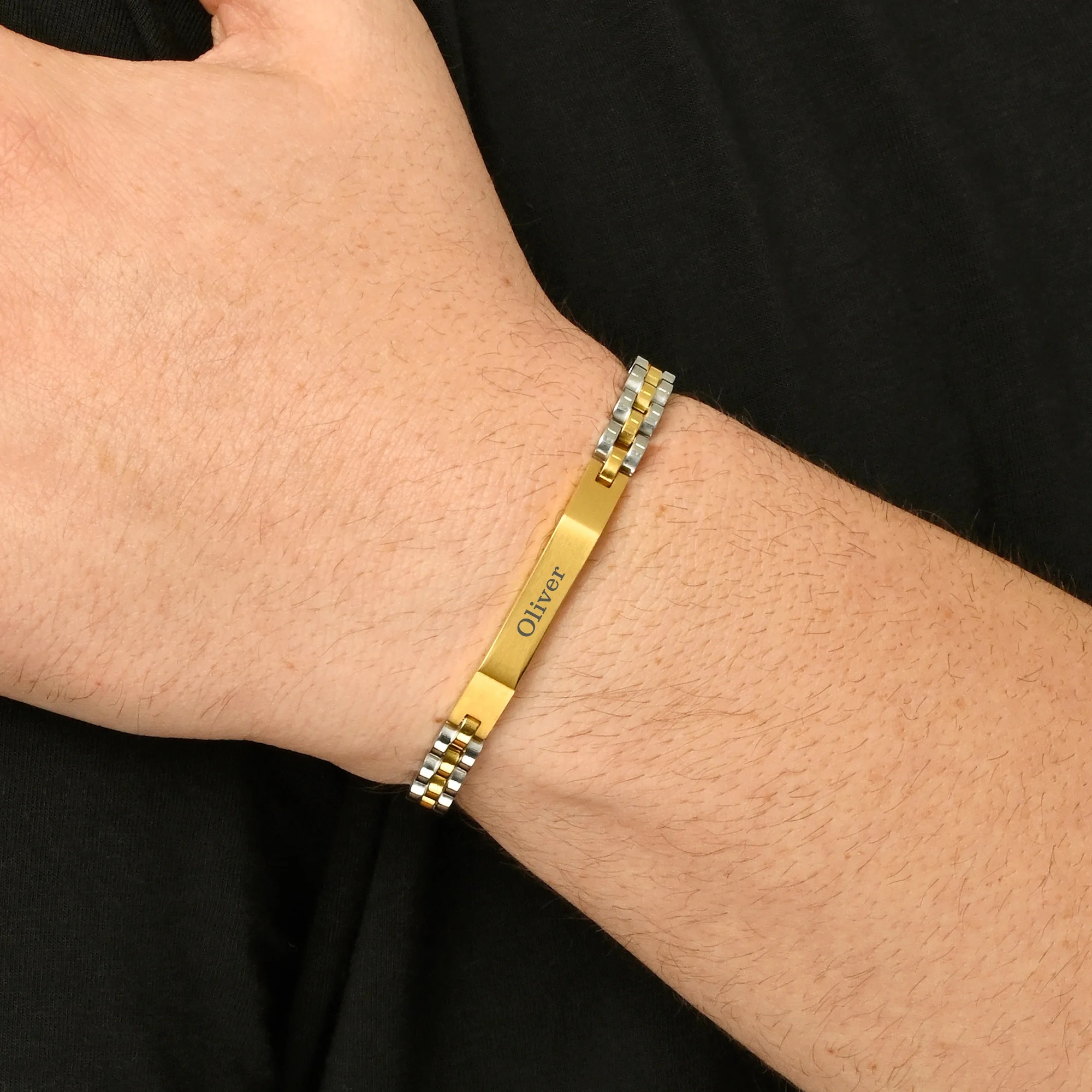 Custom Stainless Steel Men's Engrave Link ID Bracelet Personalized Name Trapezoidal Curved End Watch Bracelet Father's Day Gift
Custom Stainless Steel Men's Engrave Link ID Bracelet Personalized Name Trapezoidal Curved End Watch Bracelet Father's Day Gift