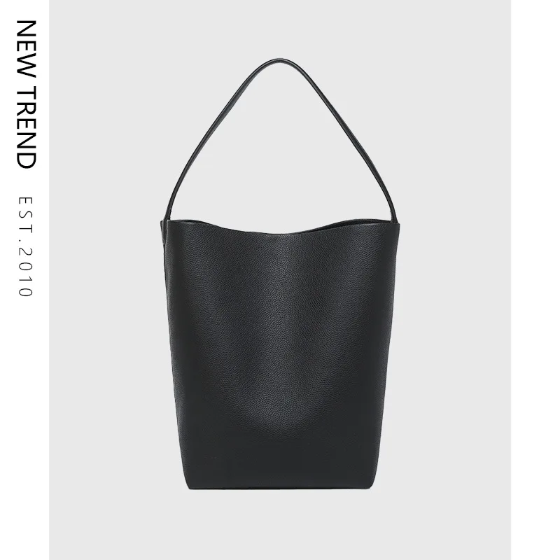 High end niche women's bag tote bag large capacity bucket bag soft leather storage bag simple and fashionable shoulder bag
High end niche women's bag tote bag large capacity bucket bag soft leather storage bag simple and fashionable shoulder bag