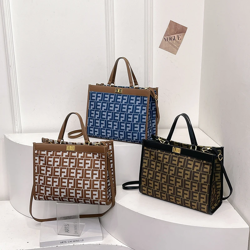 Elegant Large Capacity Tote Bag for Women Stylish Paris Fashion Messenger Purse Leather Crossbody Vintage Minimalist Design
Elegant Large Capacity Tote Bag for Women Stylish Paris Fashion Messenger Purse Leather Crossbody Vintage Minimalist Design