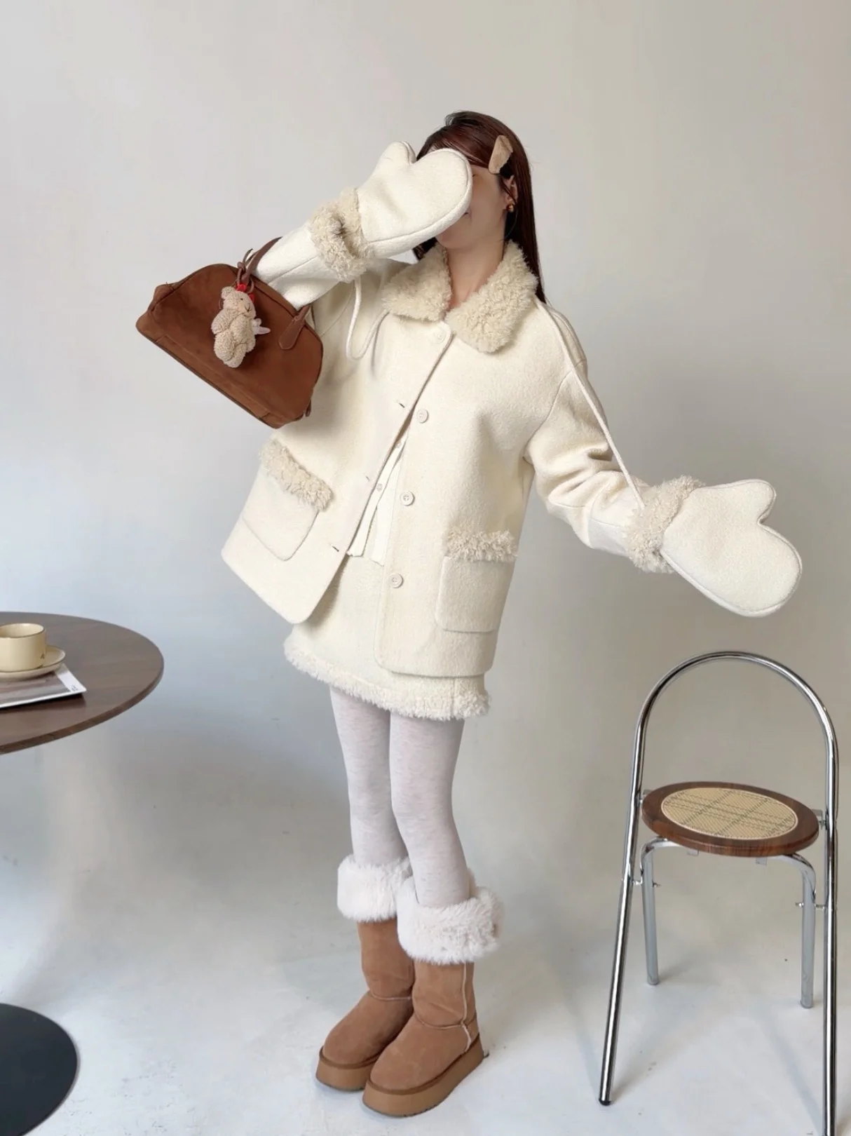 Korean Sle Wool down Jaet ort Skirt Gloves Tee Piece Set Snow Fce Baby Warm Thiened Long Sve Ladies Coat
Korean Sle Wool down Jaet ort Skirt Gloves Tee Piece Set Snow Fce Baby Warm Thiened Long Sve Ladies Coat