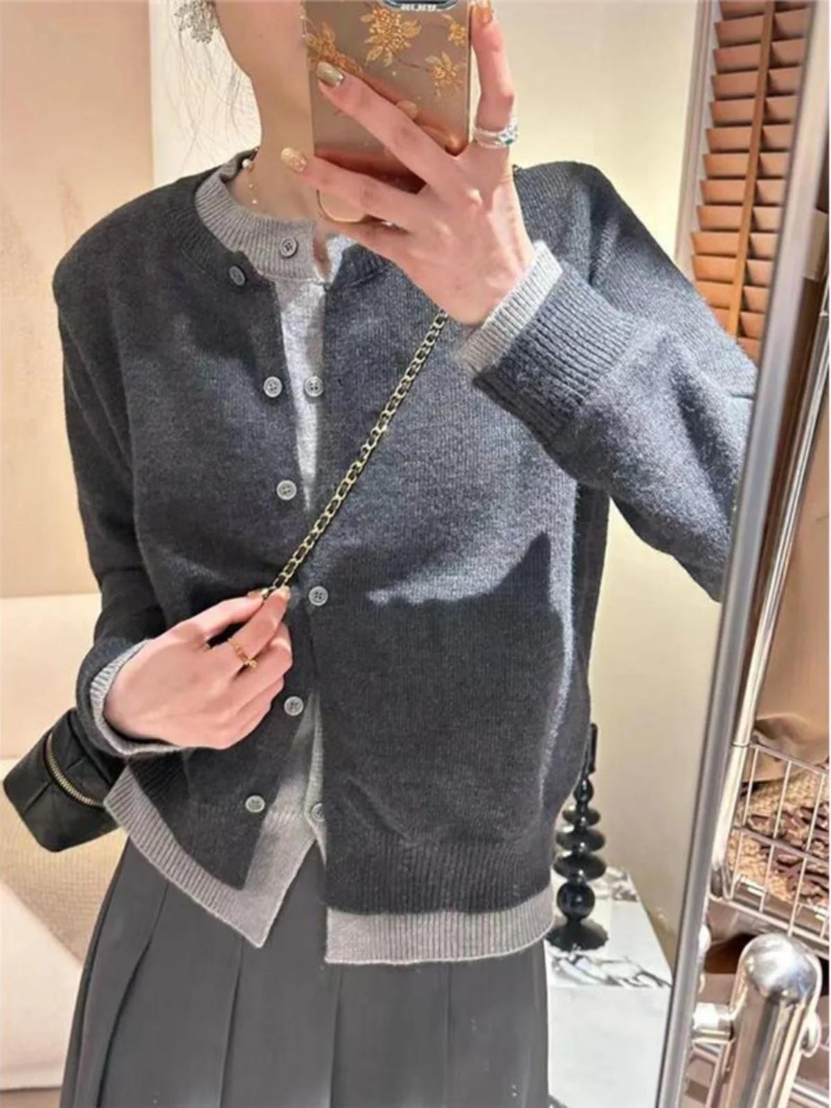 Fashionable Knitted Open Cardigan Women's Loose Design Sense Top Splicing Autumn Winter Clothes Small Fragrance Style Long Sl...
Fashionable Knitted Open Cardigan Women's Loose Design Sense Top Splicing Autumn Winter Clothes Small Fragrance Style Long Sl...