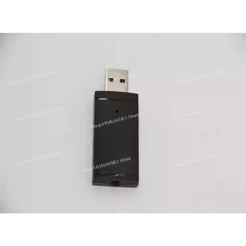USB-приемник G933 — беспроводной адаптер игровой гарнитуры
USB-приемник G933 — беспроводной адаптер игровой гарнитуры