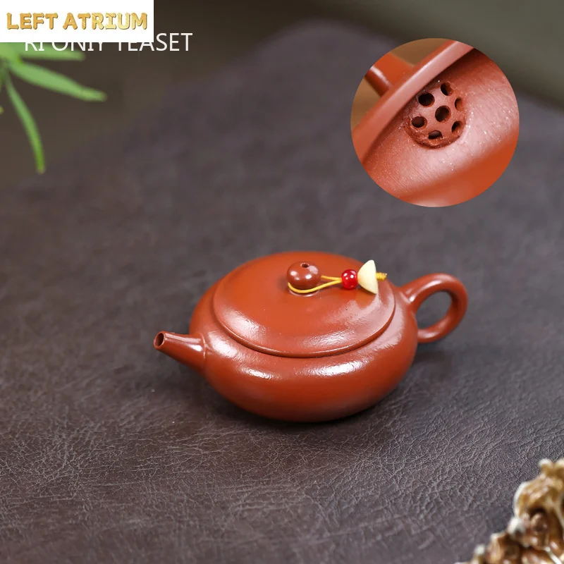 75ml Small Capacity Yixing Purple Clay Teapots Famous Handmade Tea Pot Chinese Zisha Teaware Beauty Tea Infuser Kettle Tea Set
75ml Small Capacity Yixing Purple Clay Teapots Famous Handmade Tea Pot Chinese Zisha Teaware Beauty Tea Infuser Kettle Tea Set