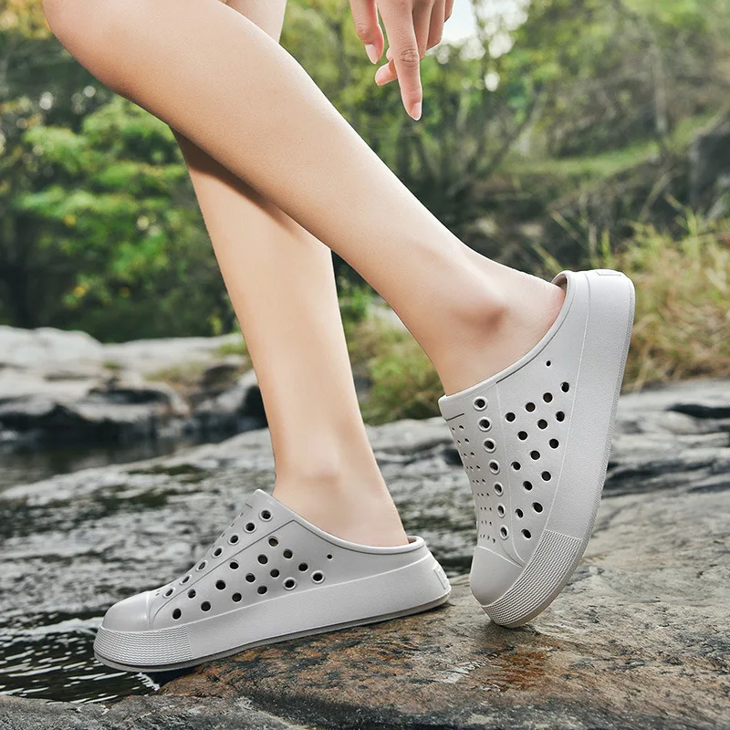 Summer Women Men Slippers Soft Thick Slippers Trendy Sandals Closed Toe Clogs Couple Non Slip Waterproof Hollow Beach Sandals
Summer Women Men Slippers Soft Thick Slippers Trendy Sandals Closed Toe Clogs Couple Non Slip Waterproof Hollow Beach Sandals