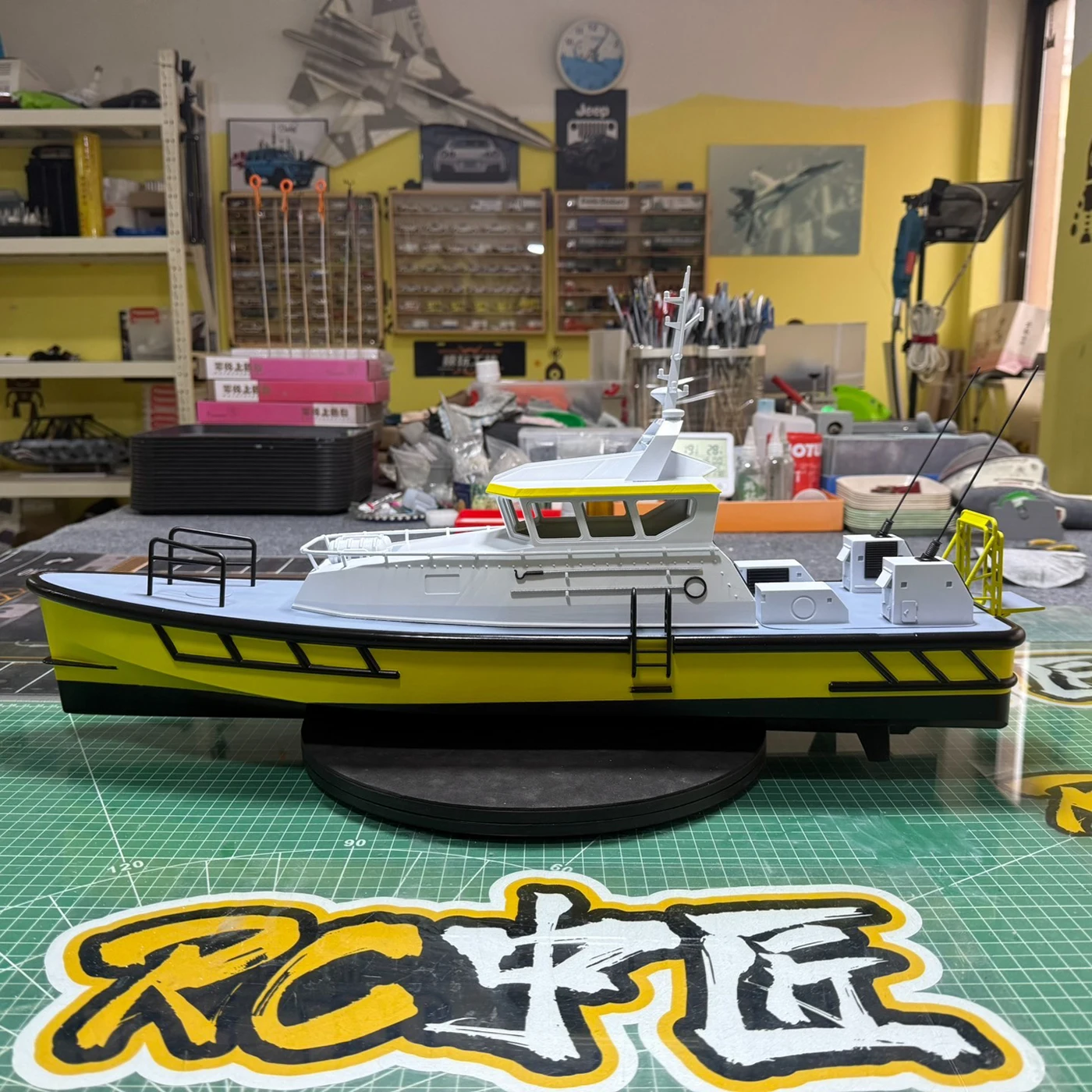 RC Boat 61cm Damen 1906 Brushless Motor Jet Pump Remote Control Boat 3D Printing RC Boat Model RTR Boy Toy Gift
RC Boat 61cm Damen 1906 Brushless Motor Jet Pump Remote Control Boat 3D Printing RC Boat Model RTR Boy Toy Gift