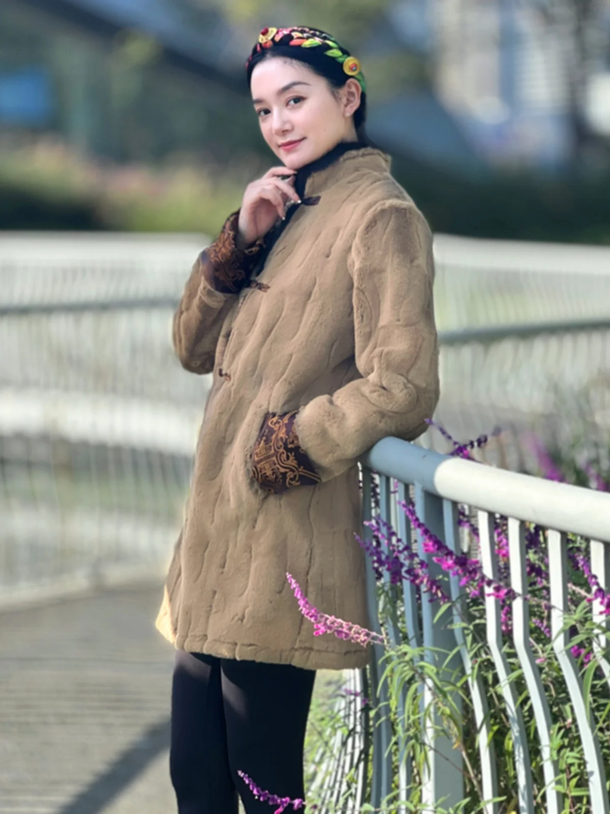 Chinese tang suit Women winter clothes traditional tibet costume oriental elegant ethnic wear
Chinese tang suit Women winter clothes traditional tibet costume oriental elegant ethnic wear