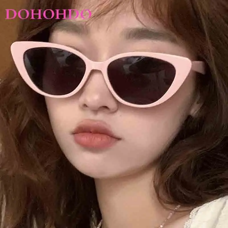 Fashion Premium Luxury Brand Design Personality Cat Eye Sunglasses Women Men Vintage Traveling Sun Protection Sunglasses UV400
Fashion Premium Luxury Brand Design Personality Cat Eye Sunglasses Women Men Vintage Traveling Sun Protection Sunglasses UV400