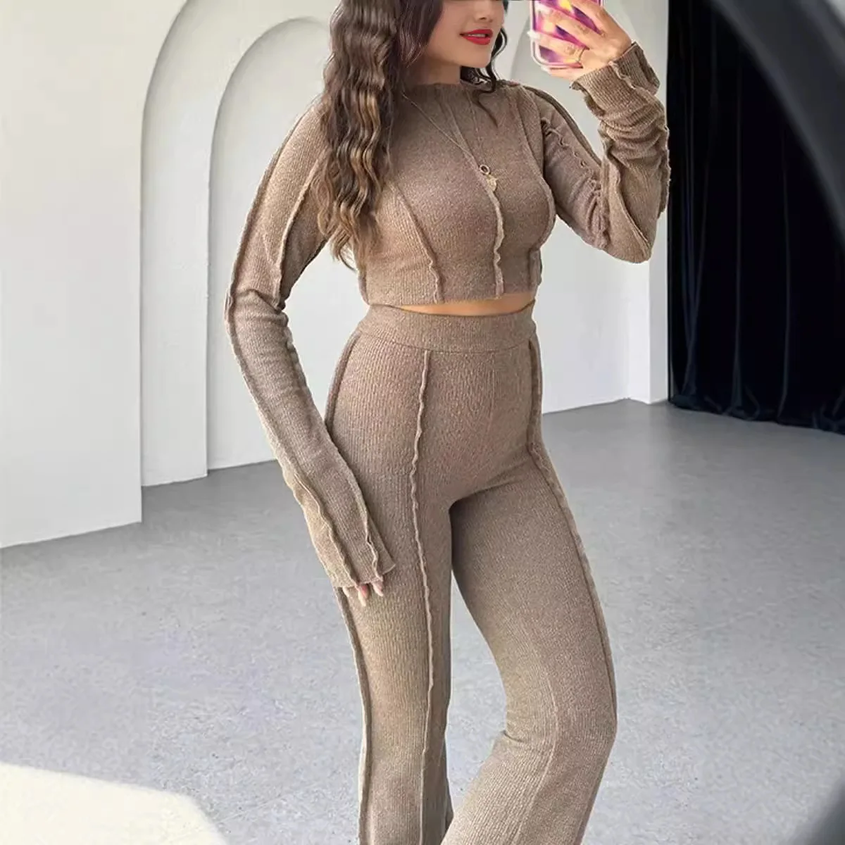Autumn Women's Fashionable High-waisted Slim Solid Two-piece Set Casual Long Sleeve Crop Tops Bell Bottoms 2 Piece Outfit Home
Autumn Women's Fashionable High-waisted Slim Solid Two-piece Set Casual Long Sleeve Crop Tops Bell Bottoms 2 Piece Outfit Home
