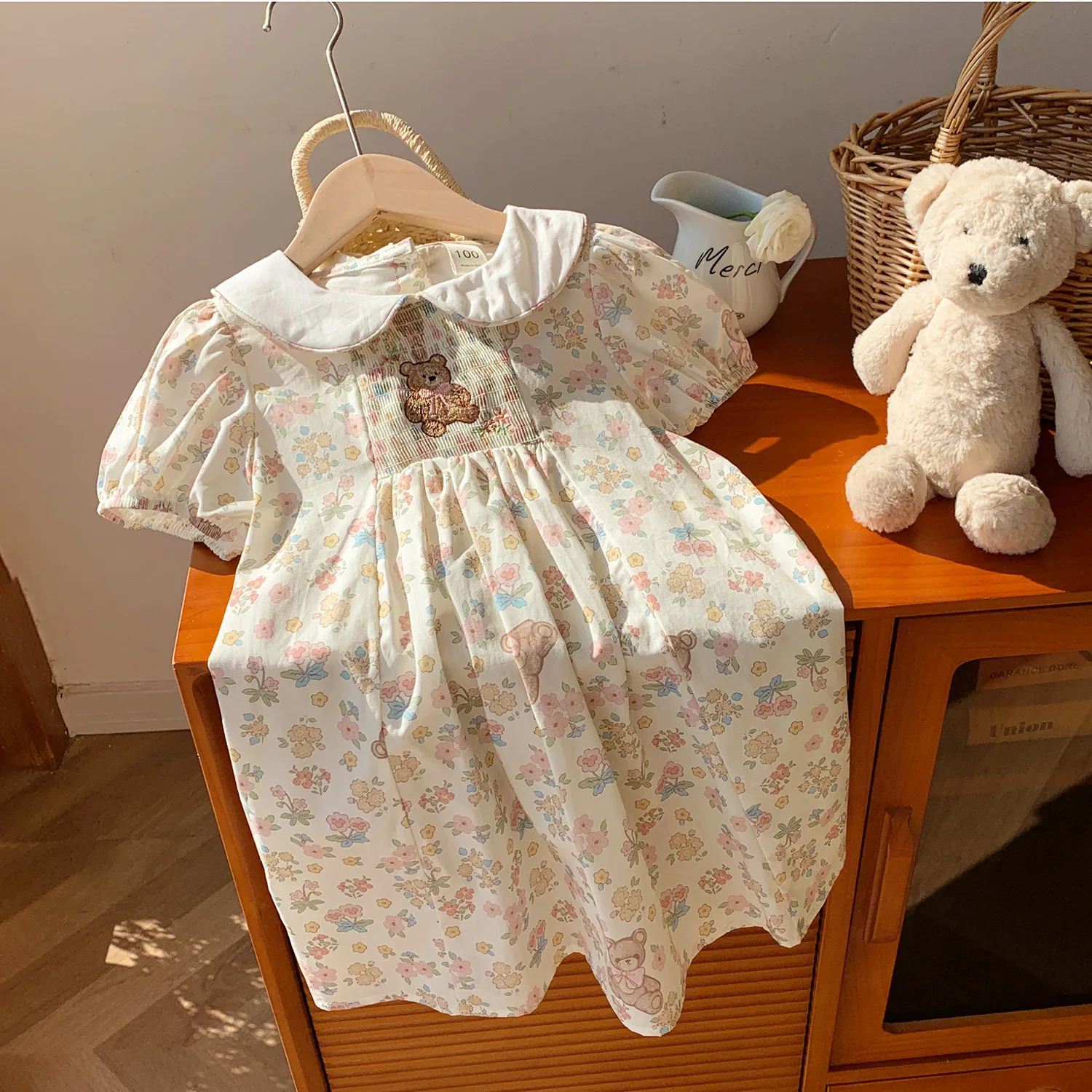 Little Bear Embroidered Short Sleeve Girls' Dress 2025 Summer New Style Doll Collar Western Printed Children's Dress
Little Bear Embroidered Short Sleeve Girls' Dress 2025 Summer New Style Doll Collar Western Printed Children's Dress