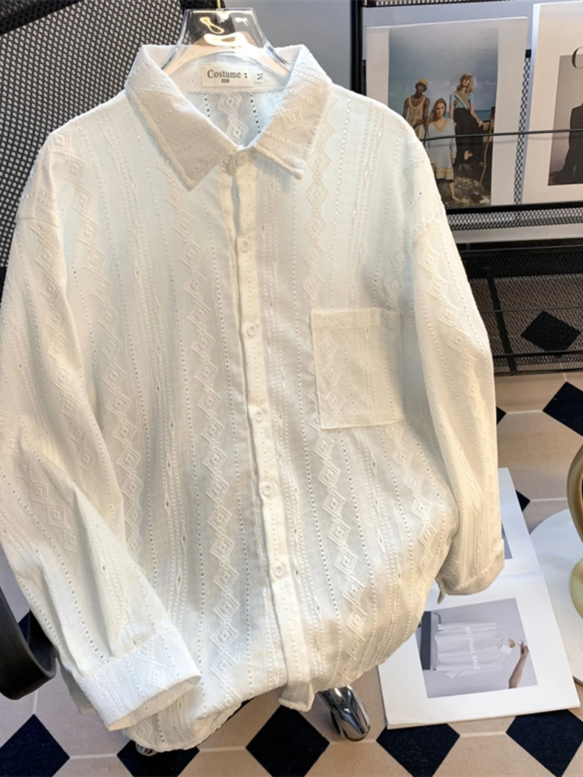 Мужская свободная рубашка Laid-ba с длинным рукавом, драпировкой и эффектом «свободного кроя», осенний трендовый дизайн, повседневный стиль, однотонная.
Мужская свободная рубашка Laid-ba с длинным рукавом, драпировкой и эффектом «свободного кроя», осенний трендовый дизайн, повседневный стиль, однотонная.