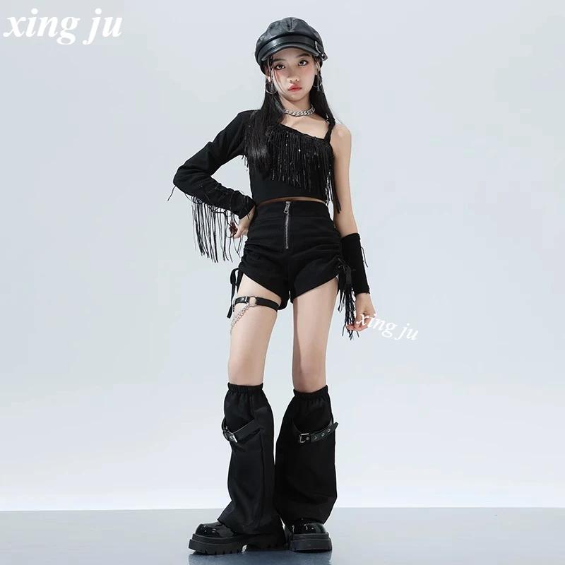 Новый детский джазовый танцевальный костюм для девочек, черные топы на бретельках с кисточками, детские узкие шорты на молнии, одежда в стиле хип-хоп, наряды для выступлений на сцене
Новый детский джазовый танцевальный костюм для девочек, черные топы на бретельках с кисточками, детские узкие шорты на молнии, одежда в стиле хип-хоп, наряды для выступлений на сцене