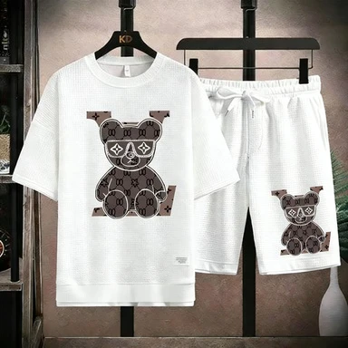2026 Men's Luxury Monogram Bear Print 2 Piece Outfit Waffle Knit T-shirt & Shorts Set Designer Style Casual Streetwear Tracksuit
2026 Men's Luxury Monogram Bear Print 2 Piece Outfit Waffle Knit T-shirt & Shorts Set Designer Style Casual Streetwear Tracksuit
