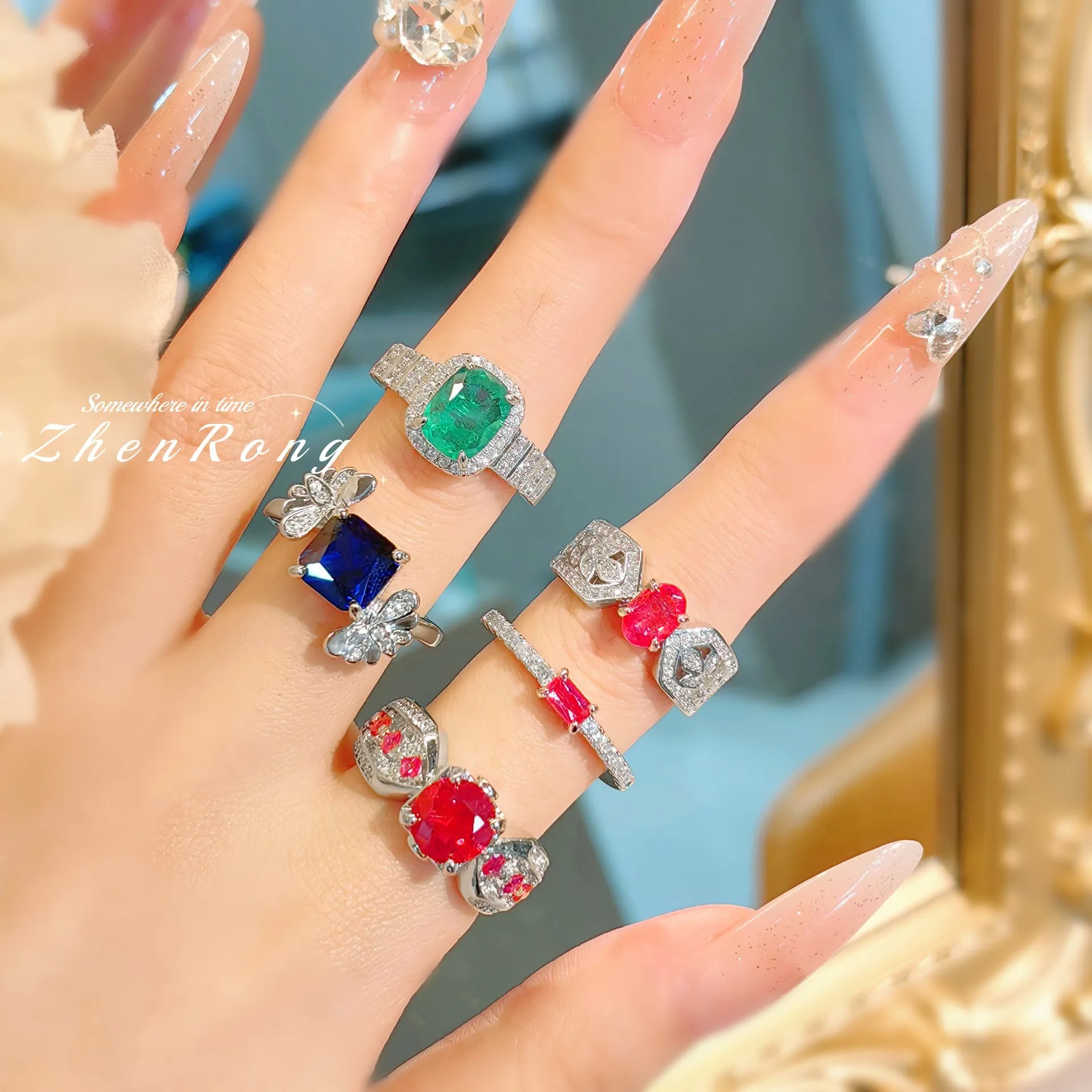 Luxurious Emerald/Red Corundum Women's Rings Exquisite Diamond Full Zircon Ring Anniversary Gift Engagement Ring For Women
Luxurious Emerald/Red Corundum Women's Rings Exquisite Diamond Full Zircon Ring Anniversary Gift Engagement Ring For Women