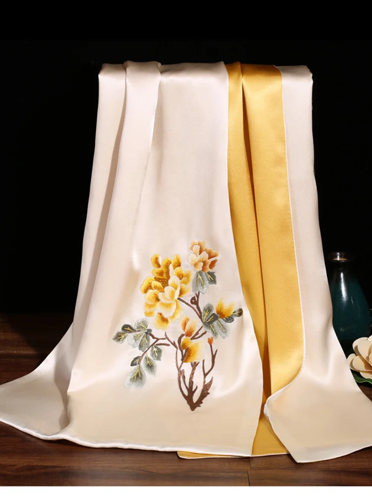 High-End Silk Scarf Xiang Pure Color Silk Shawl Qipao Outer Wrap Shoulder Mom Gift Hand Embroidered Chinese Style
High-End Silk Scarf Xiang Pure Color Silk Shawl Qipao Outer Wrap Shoulder Mom Gift Hand Embroidered Chinese Style