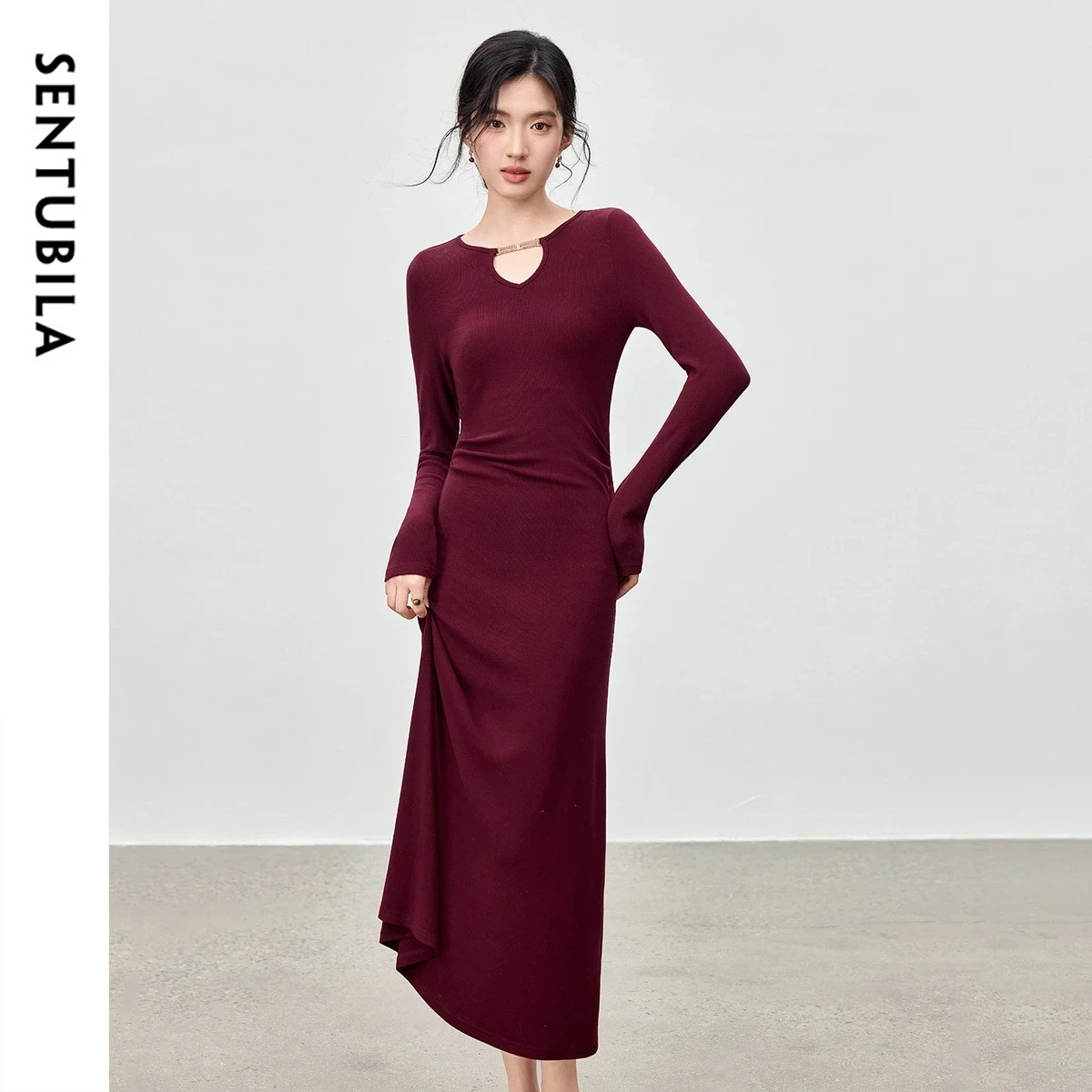 SENTUBILA Women's Knit Dress 2025 Autumn Round Neck Contrasting Color Chain Long Sleeve Elastic Slim Commuter Dress 153LN2857
SENTUBILA Women's Knit Dress 2025 Autumn Round Neck Contrasting Color Chain Long Sleeve Elastic Slim Commuter Dress 153LN2857