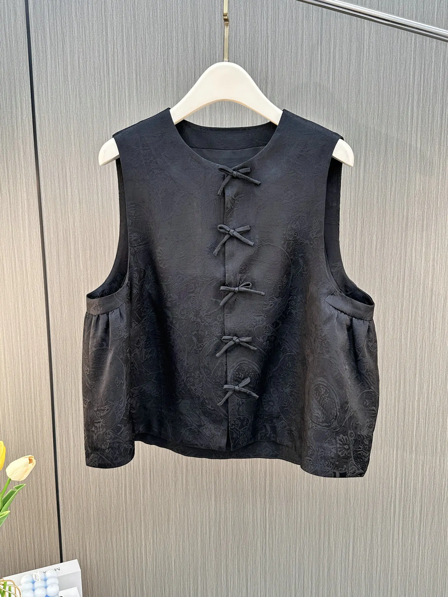 New Chinese Sle Color Caew Flower Patterned Intarsia Women's Vest Spring 2026 round Ne Svel Trendy
New Chinese Sle Color Caew Flower Patterned Intarsia Women's Vest Spring 2026 round Ne Svel Trendy