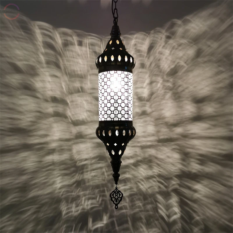 Vintage Chandelier Türkiye Romantic Coffee Shop Decorative Glass Chandelier Iron Carving Chandelier lamp for bedroom
Vintage Chandelier Türkiye Romantic Coffee Shop Decorative Glass Chandelier Iron Carving Chandelier lamp for bedroom