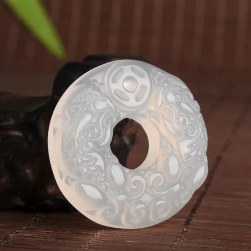 Подвеска с двойной защитной пряжкой Pixiu из натурального белого агата и халцедона, простая и универсальная подвеска для мужчин и женщин
Подвеска с двойной защитной пряжкой Pixiu из натурального белого агата и халцедона, простая и универсальная подвеска для мужчин и женщин