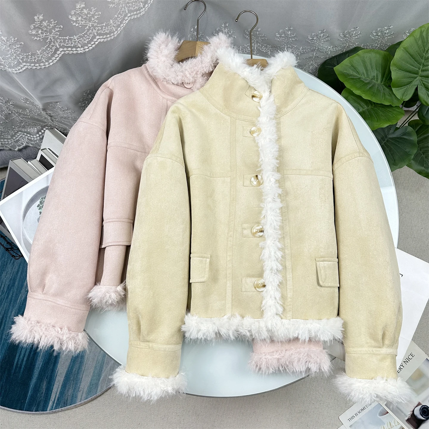 Thickened Suede Coat Women's Winter Fashion Age-Defying Small Size Warm Top Double-Sided Wear Perfume Series Ladies Jacket
Thickened Suede Coat Women's Winter Fashion Age-Defying Small Size Warm Top Double-Sided Wear Perfume Series Ladies Jacket