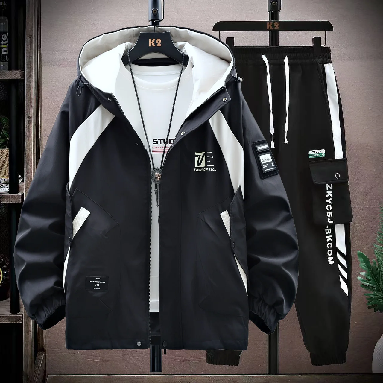 Cool Trendy Men's Hooded Jacket Set Autumn Winter New Style Casual Sports Youthful Long Sleeve Pants Suitable for Students
Cool Trendy Men's Hooded Jacket Set Autumn Winter New Style Casual Sports Youthful Long Sleeve Pants Suitable for Students