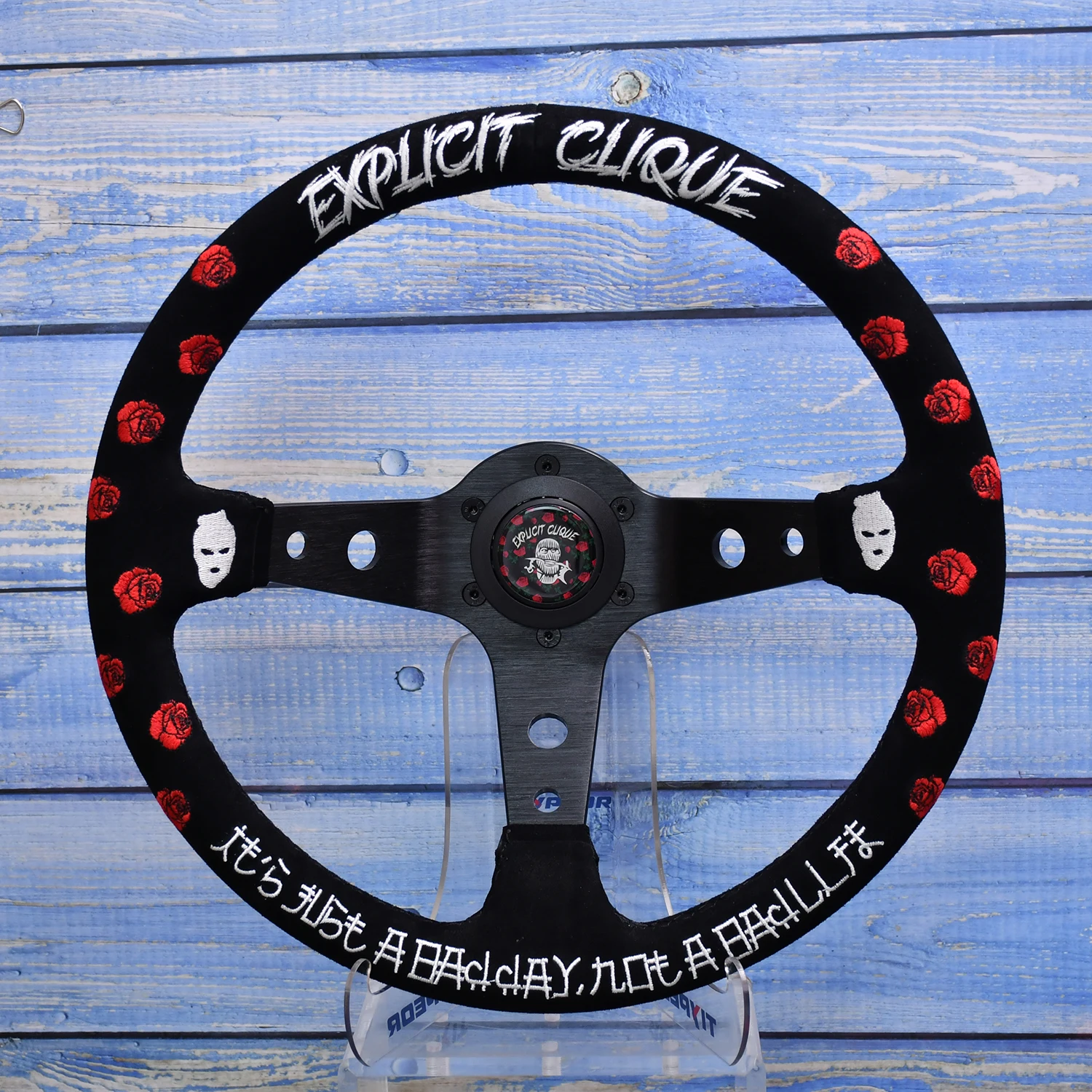 14 inch 350mm Universal Suede Leather JDM Car Steering Wheel Rose Flower Embroidery Crafted Racing Steering Wheel 
14 inch 350mm Universal Suede Leather JDM Car Steering Wheel Rose Flower Embroidery Crafted Racing Steering Wheel