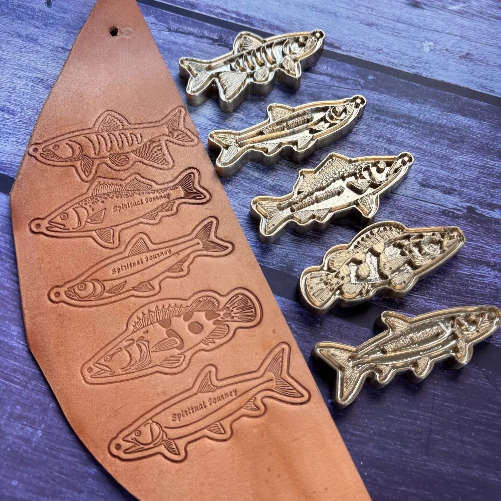 Кожаный штамп с логотипом рыбы, горячие тепловые штампы, инструмент для рукоделия из кожи, штамповка кожи, резьба, приманка, дизайн рыбы, форма для подвески
Кожаный штамп с логотипом рыбы, горячие тепловые штампы, инструмент для рукоделия из кожи, штамповка кожи, резьба, приманка, дизайн рыбы, форма для подвески