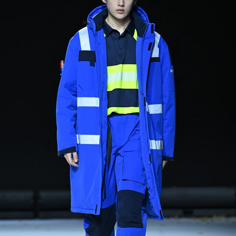 Men's waterproof parka coat medium length fashionable and trendy,warm and durable hooded parka custom classic coat for men
Men's waterproof parka coat medium length fashionable and trendy,warm and durable hooded parka custom classic coat for men