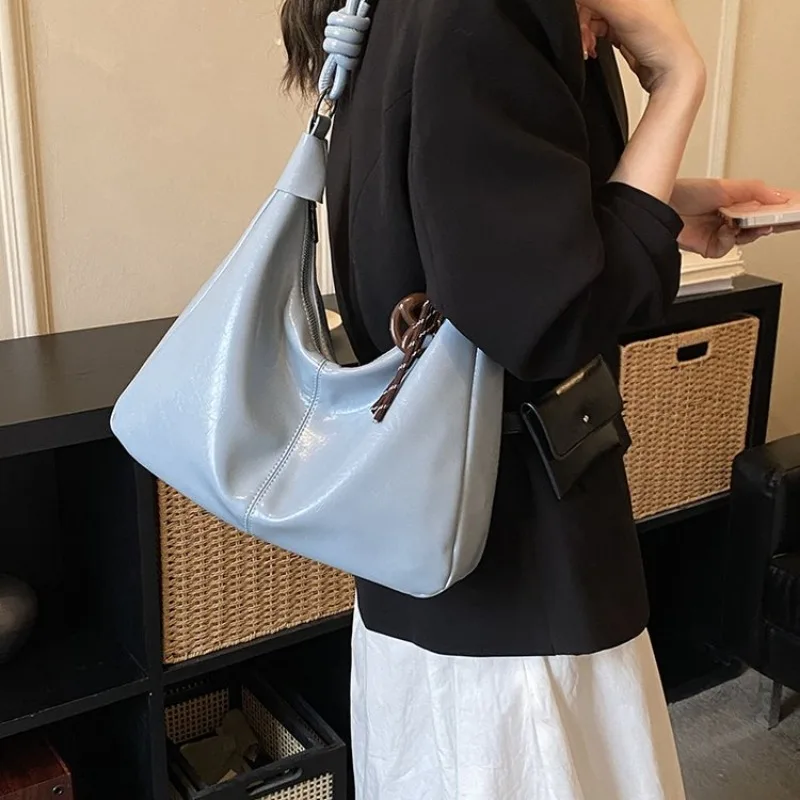 Chic Retro Street Leather Ladies Bag Timeless Paris Classic Simple Elegant Tote Trendy Crossbody Hand Bag
Chic Retro Street Leather Ladies Bag Timeless Paris Classic Simple Elegant Tote Trendy Crossbody Hand Bag