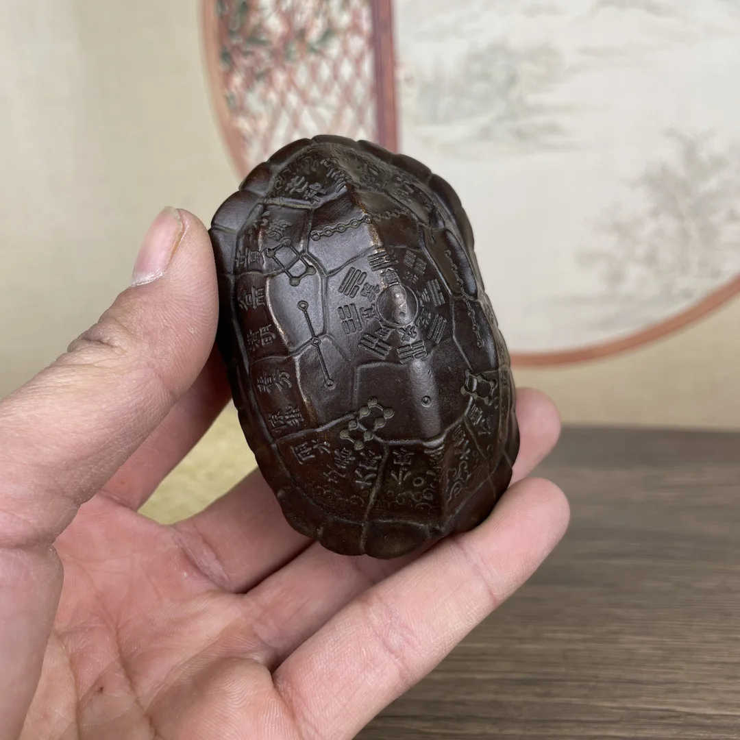 Sculpture made old turtle shell ornament, retro cultural play shell Tai Chi gossip air festival hand handle
Sculpture made old turtle shell ornament, retro cultural play shell Tai Chi gossip air festival hand handle
