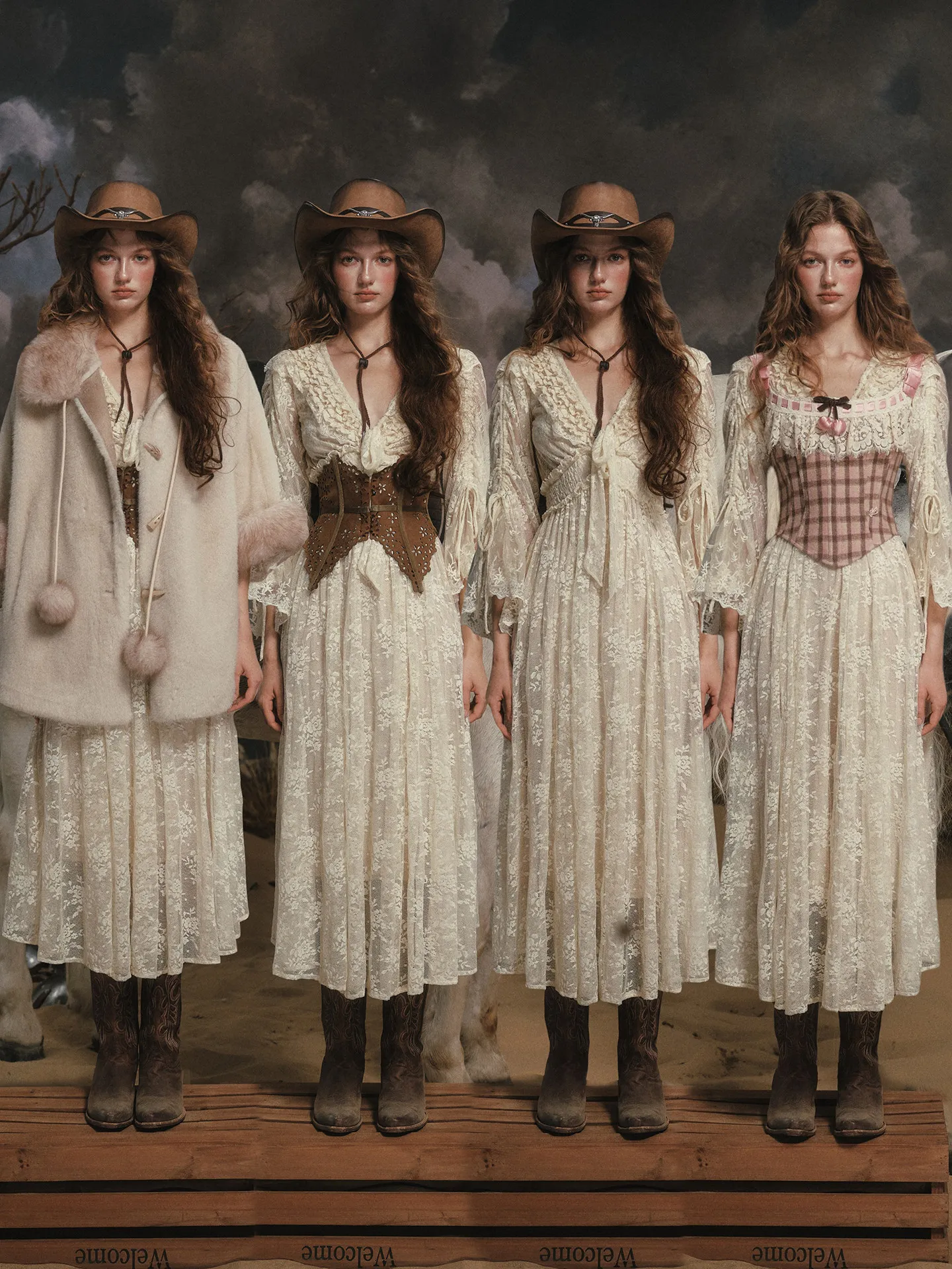 LaceMade Original Design France Retro Heavy Lace V-neck Long Sleeve Ramantic Lacy Long Dress with Suede Vest Girdle Set Spring
LaceMade Original Design France Retro Heavy Lace V-neck Long Sleeve Ramantic Lacy Long Dress with Suede Vest Girdle Set Spring