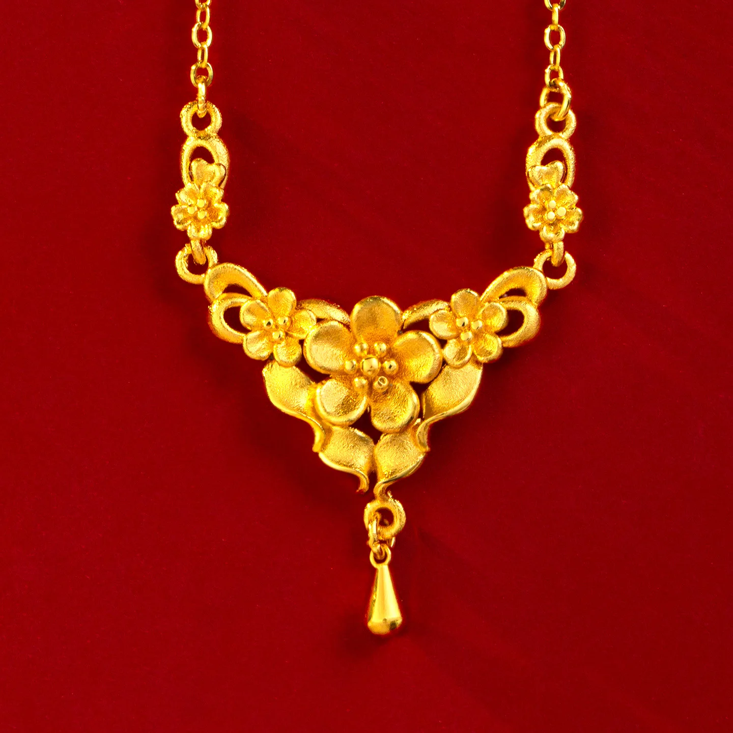 Gold Shop Same Style 9999 24K Real Gold Women's Gold Necklace with Floral Integration Exquisite Clavicular Chain Gift Beautiful
Gold Shop Same Style 9999 24K Real Gold Women's Gold Necklace with Floral Integration Exquisite Clavicular Chain Gift Beautiful